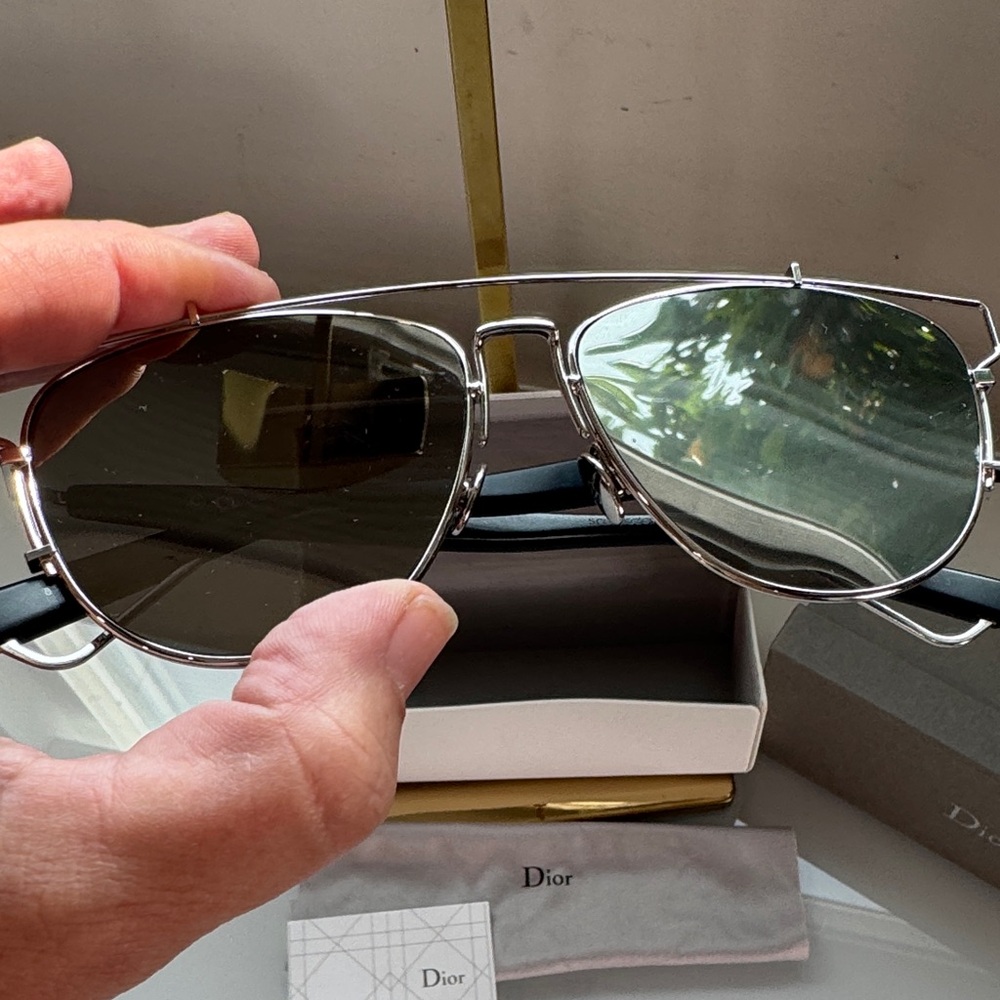 Dior Technologic Aviator Sunglasses - full inclusion - great gift!! - Picture 3 of 12